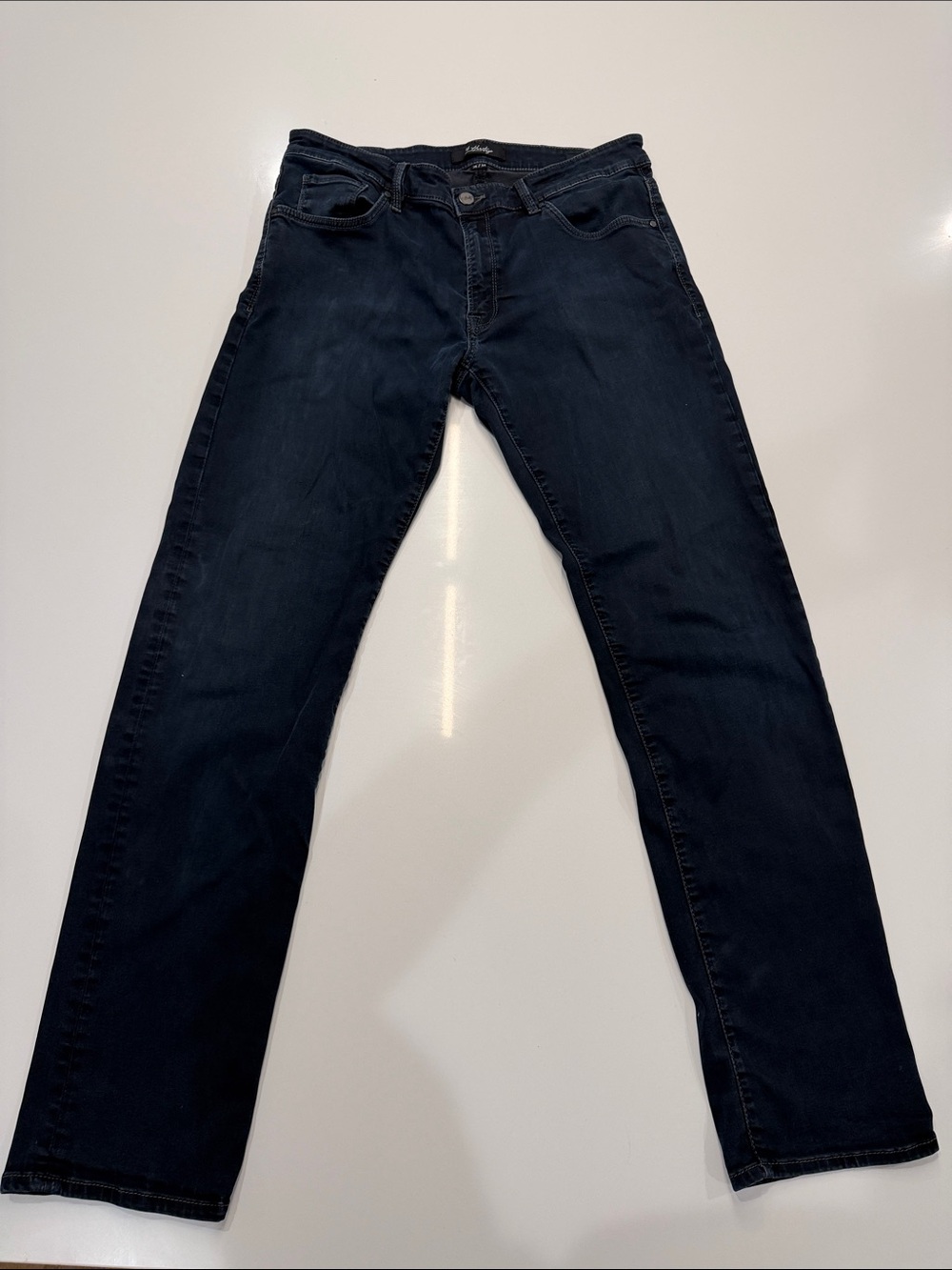 Straight-Leg Men's Jeans in Deep Navy 36/34